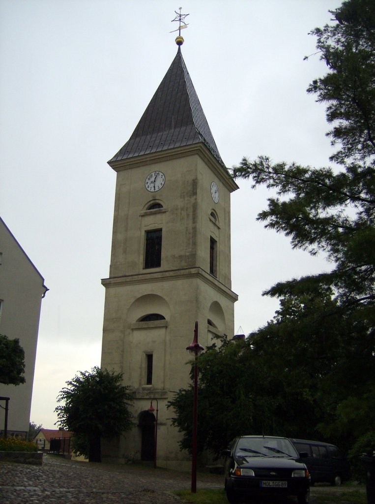 evangelische Kirche Lebus, Schulstrae, gesehen am 04.07.09
