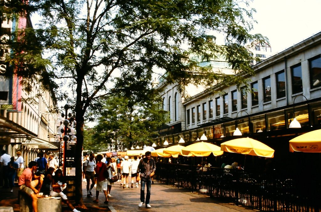 Faneuil Hall Marketplace in Boston (MA) am 10. August 1988.