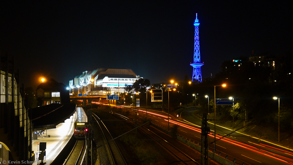 Farbige Beleuchtung des Berliner Funkturms zum <a href= http://festival-of-lights.de/ >Festival of Lights</a>, 19.10.2012.