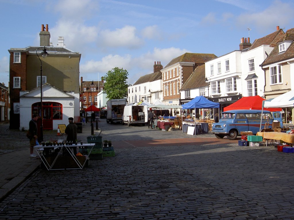Faversham, Market Place mit Tudor Häuser (25.05.2013)