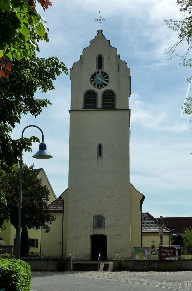 Feldkirch im Markgrflerland, die katholische St.Martin-Kirche, wurde 1960 umfassend restauriert, Mai 2012