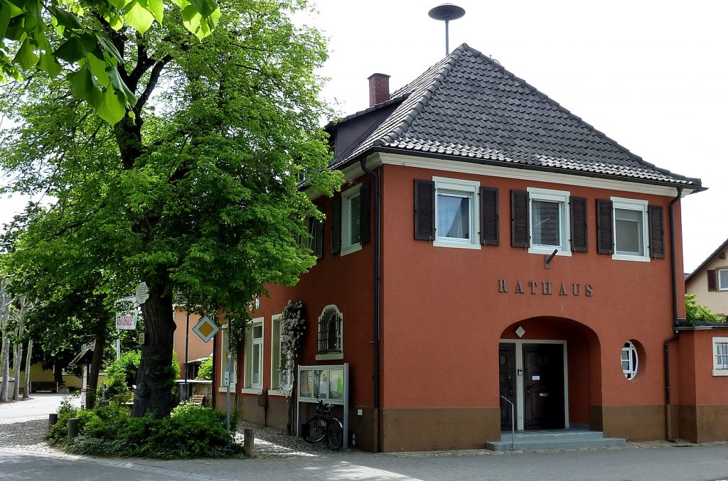 Feldkirch im Markgrflerland, das Rathaus, der Ort wurde 1160 erstmals erwhnt, Mai 2012