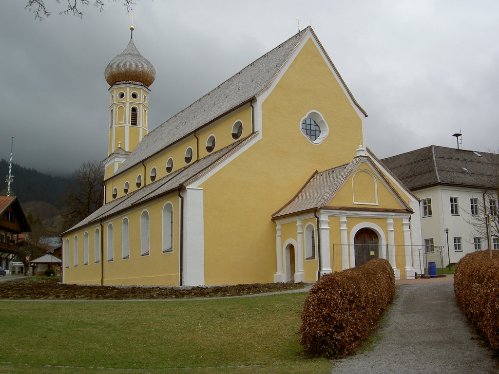 Fischbachau, St. Martins Mnster, erbaut von 1096 bis 1110 als Benediktiner 
Klosterkirche, Fresken von Melchior Puchner, Kreis Miesbach (06.04.2012)
