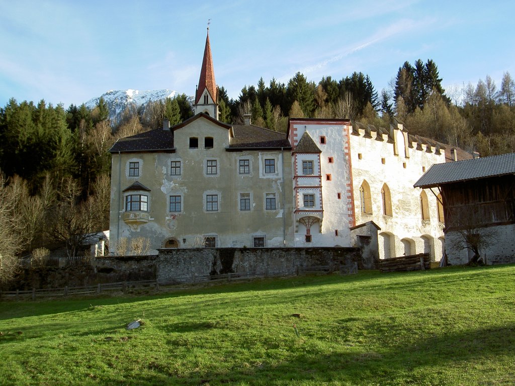 Flaurling, Risschlchen, ehem. Jagdschloss von Erzherzog Sigmunds von Tirol, heute Pfarrhof (14.04.2013)