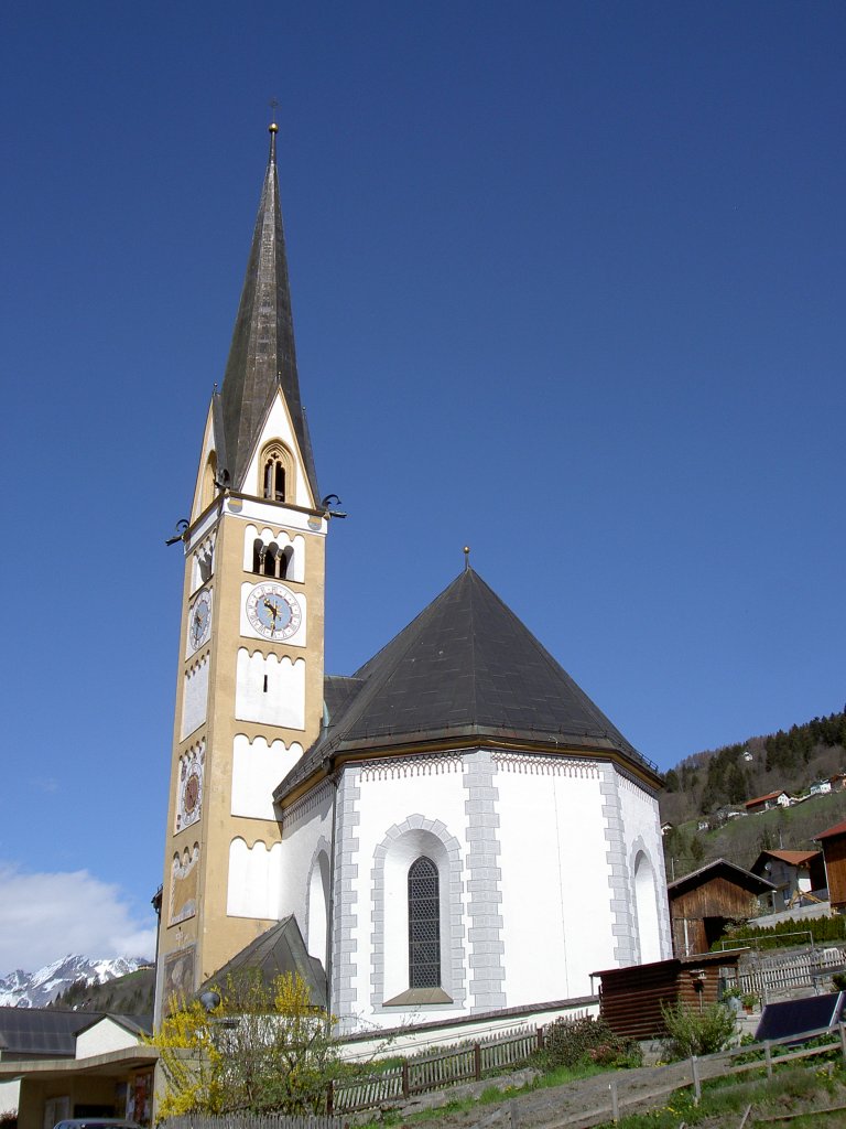 Flie, alte Pfarrkirche Maria Himmelfahrt, erbaut im 13. Jahrhundert, umgestaltet von 1693 bis 1696 durch Christian Knabl und Jakob Mark (28.04.2013)