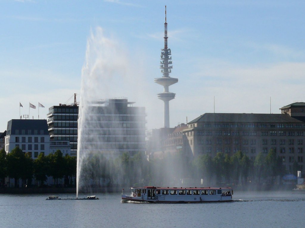 Fontaine inmitten der Binnenalster; Hamburg, 20.08.2010
