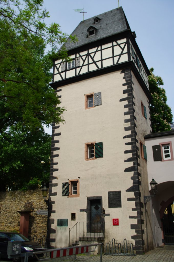 Frankfurt, Kuhhirtenturm, Wehrturm im Stil der Sptgotik im Stadtteil 
Sachsenhausen (26.04.2009)