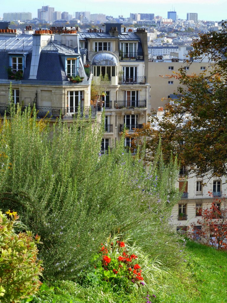 Frankreich, Paris 18e, Montmartre, Rue Ronsart, sowie im Hintergrund die westlichen Arrondissements von Paris, von der Sdseite des Sacr Coeur aus gesehen, 04.11.2011
