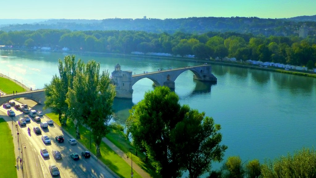 Frankreich, Provence-Alpes-Côte d'Azur, Vaucluse, Avignon, Pont Saint-Bénézet (Pont d'Avignon), der Rhône vom Rocher des Dômes in Avignon aus gesehen, 09.09.2012