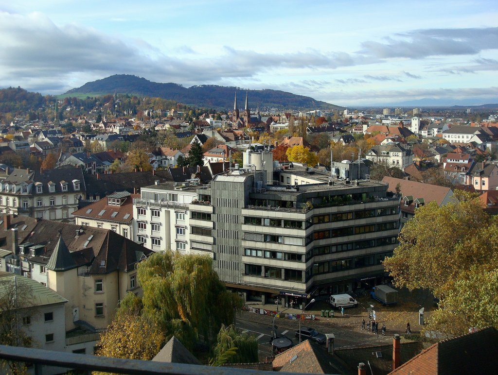 Freiburg im Breisgau, Blick vom Schloberg ber die sd-westliche Stadt zum Schnberg, Nov. 2010 