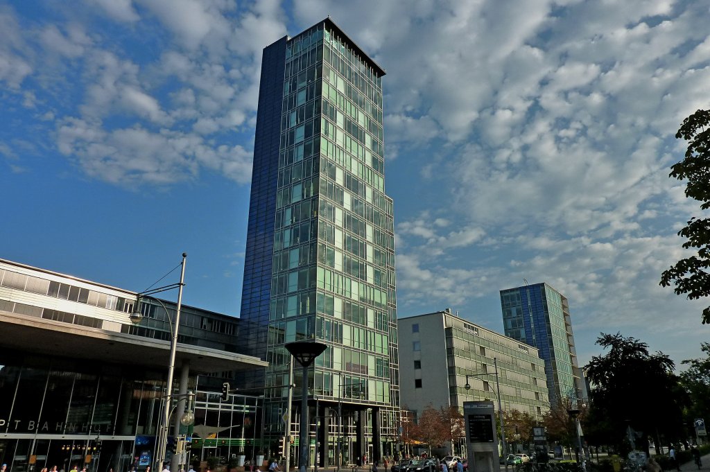 Freiburg im Breisgau, Hochhaus an der neuerrichteten Bahnhofszeile, Aug.2011