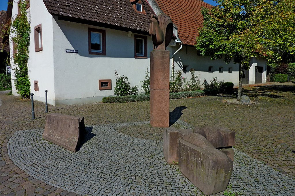 Freiburg im Breisgau, der knstlerisch gestaltete Bundschuhplatz im Ortsteil Lehen, Aug.2011