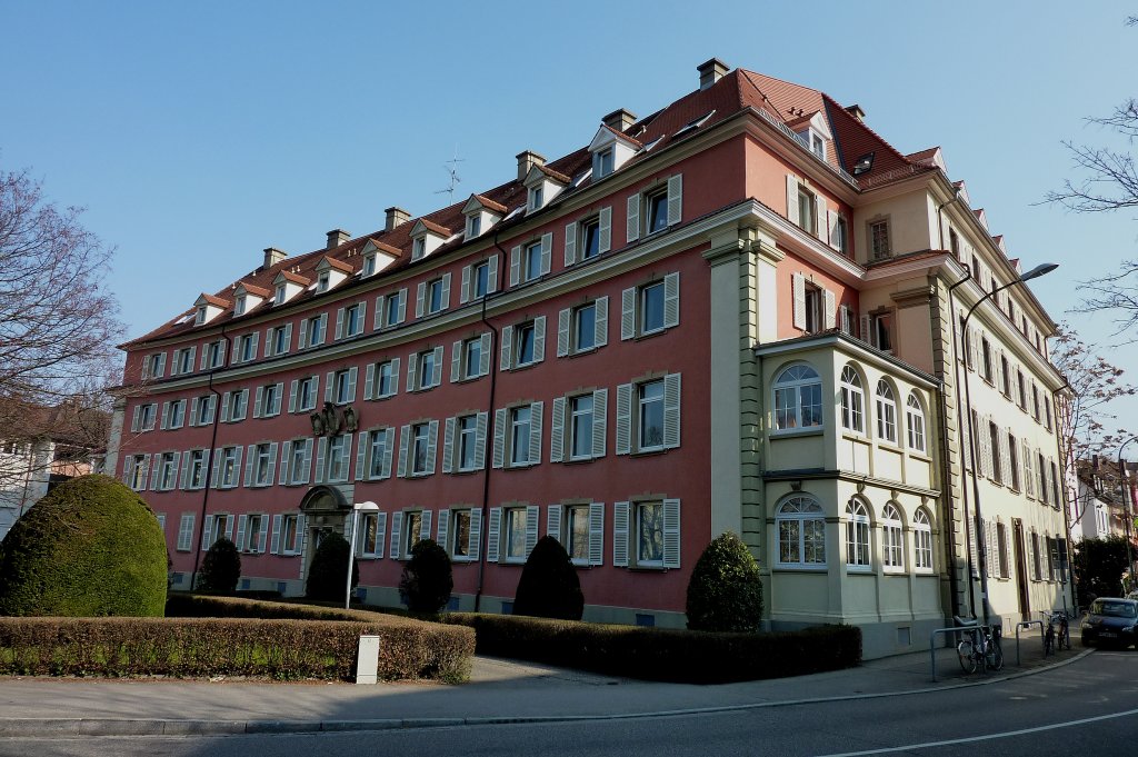 Freiburg im Breisgau, markantes Wohngebude im Stadtteil Wiehre, Mrz 2012 