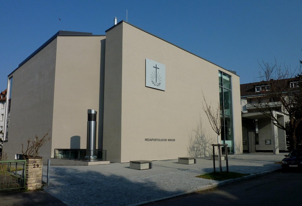 Freiburg im Breisgau, die Neuapostolische Kirche im Stadtteil Wiehre, 1960 erbaut, 2010 umgebaut, Mrz 2012