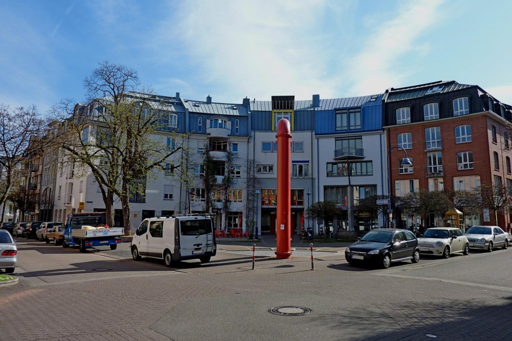 Freiburg im Breisgau, der neugestaltete Lederle-Platz im Stadtteil Sthlinger, hier stand bis 1977 die Traditionsfirma Pumpen-Lederle, April 2012