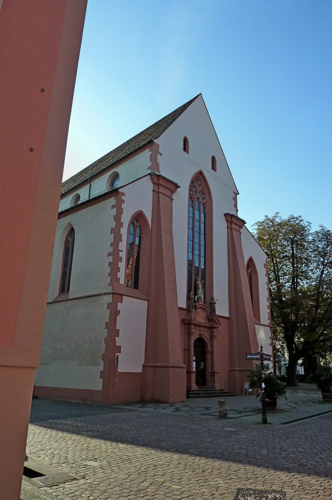 Freiburg im Breisgau, die Westseite der Martinskirche am Rathausplatz, die ehemalige Klosterkirche stammt aus dem 13.Jahrhundert, 1876 umgebaut, 1945 zerbombt, bis 1950 wieder aufgebaut, Sept.2011