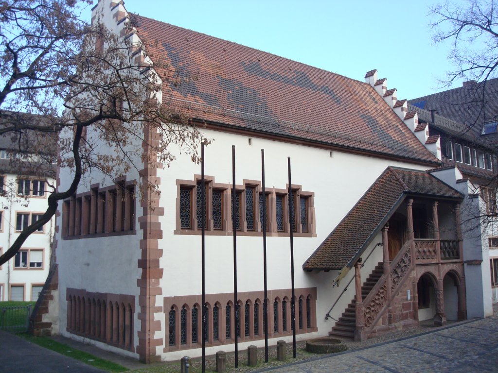 Freiburg im Breisgau,
die Gerichtslaube, ltestes Rathaus der Stadt,erbaut vor 1303,
1498 fand hier ein Reichstag statt, 1944 zerbombt,
1975-79 wieder aufgebaut,
April 2010