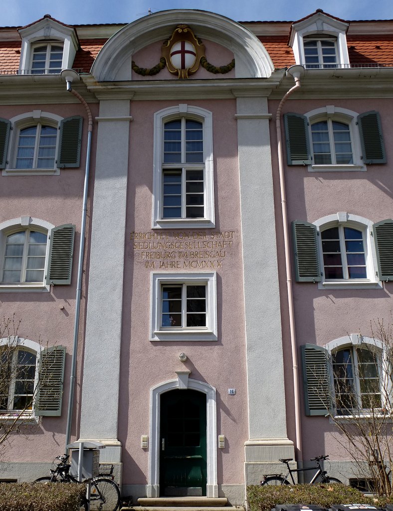 Freiburg, Hauseingang im Jugendstil in der Gartenstadt im Stadtteil Haslach, erbaut 1930, April 2013