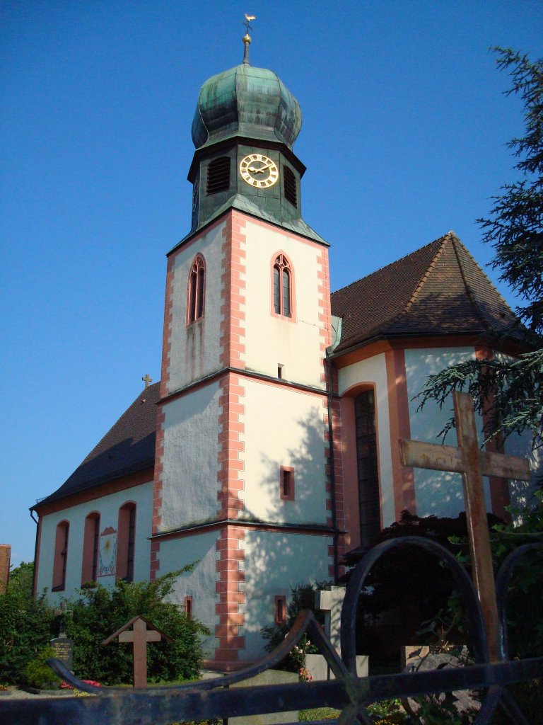 Freiburg-Lehen,
kath. St.Cyriakus-Kirche, 1724/25 im Barockstil erbaut,
2009