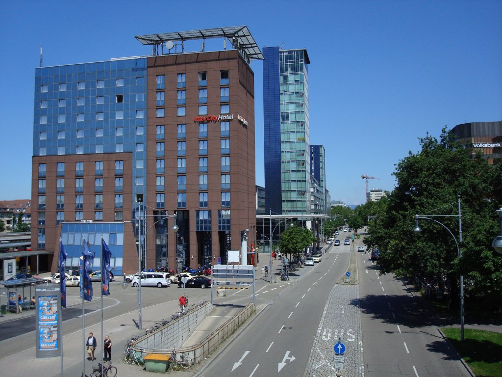 Freiburg/Breisgau,
neu gebauter Bereich am Hauptbahnhof,
Aug.2008