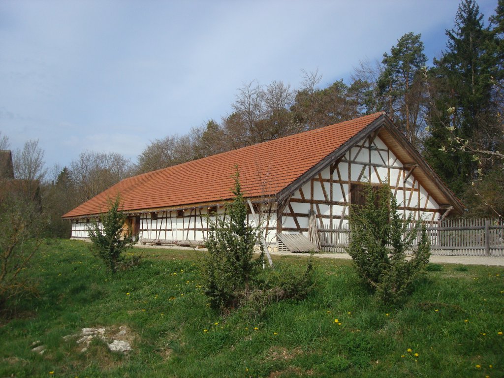 Freilichtmuseum Neuhausen ob Eck,
1881 erbauter Sommerschafstall aus dem Zollernalbkreis,
dient jetzt im Museum als Veranstaltungsraum,
April 2010