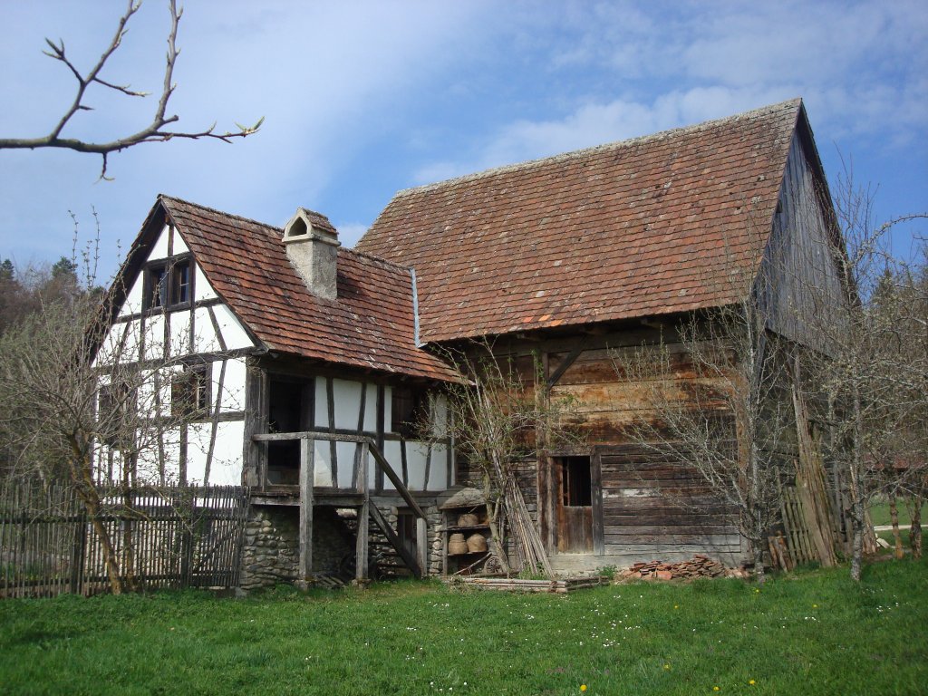 Freilichtmuseum Neuhausen ob Eck,
ein zweiteiliges Kleinbauernhaus aus dem Bodenseekreis,
April 2010