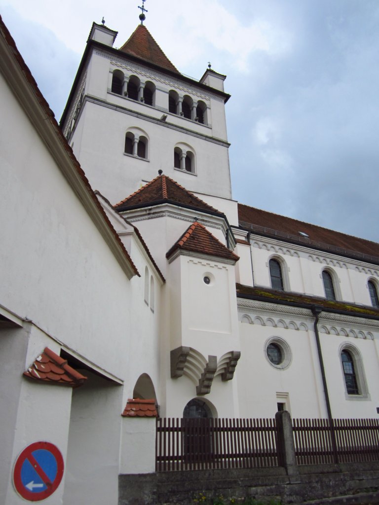 Fremdingen, St. Gallus Kirche, erbaut von 1903 bis 1906 durch Leonhard Romeis, 
Turmuntergeschoss aus dem 14. Jahrhundert, Kreis Donau-Ries (15.07.2012)