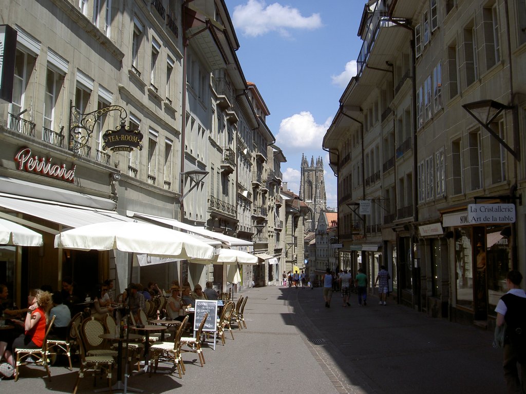 Fribourg, Lausannestrae mit Aussicht auf die St. Nikolas Kathedrale (28.05.2012)