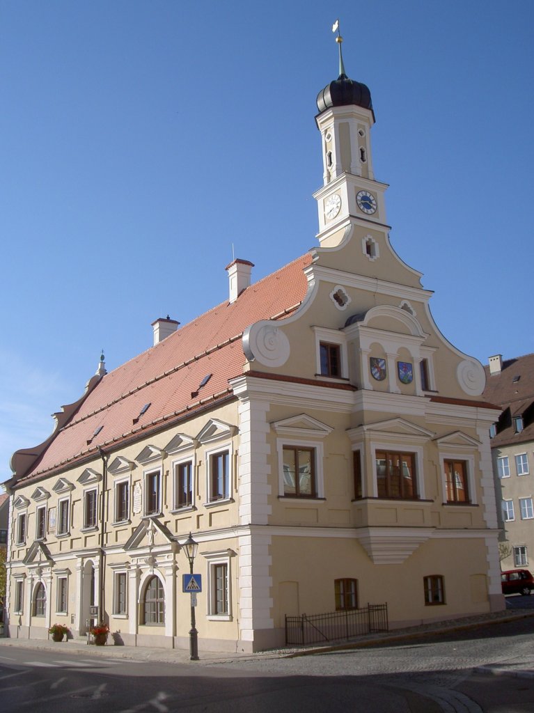 Friedberg, Rathaus am Marktplatz, erbaut in der 2. Hlfte des 17. Jahrhundert 
(08.10.2010)
