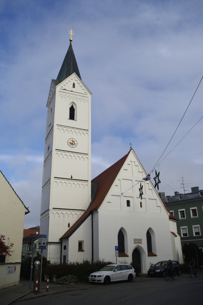 Frstenfeldbruck, St. Leonhard Kirche am Leonhardsplatz, gotischer Zentralbau  (20.11.2011)