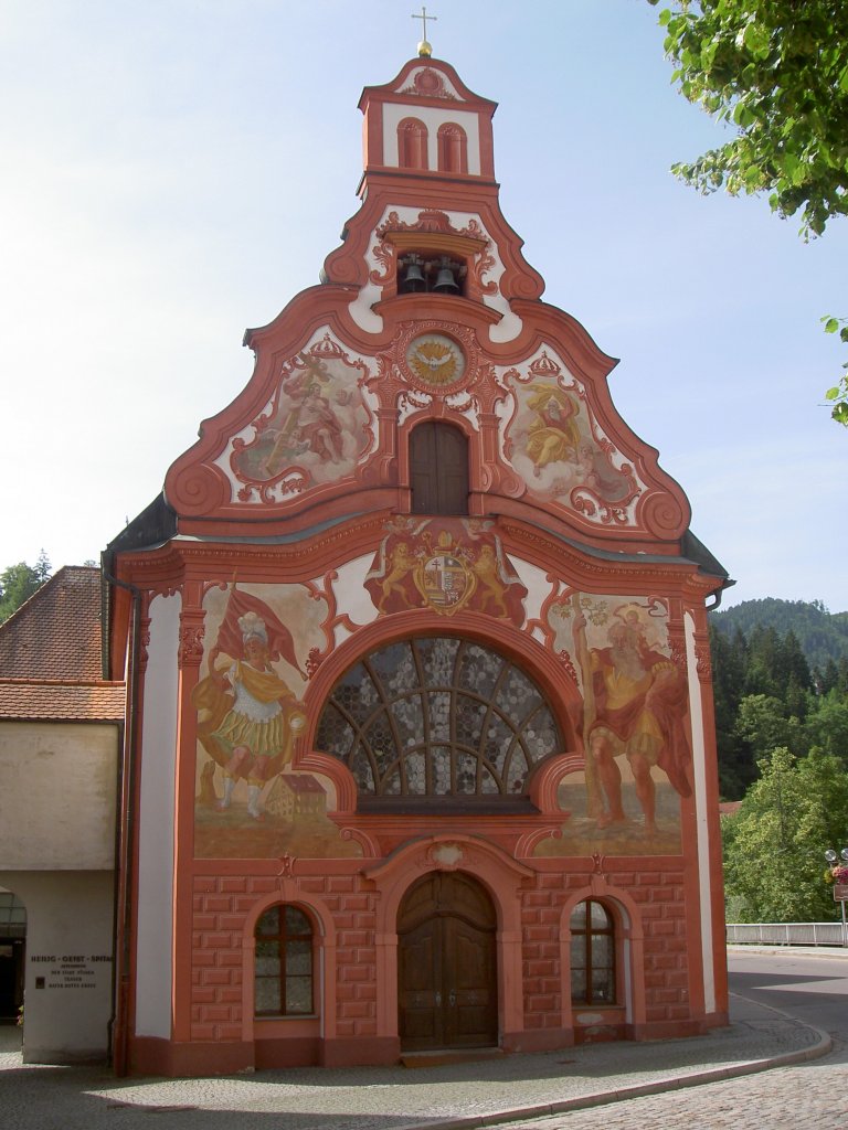 Fssen, Spitalkirche Hl. Geist mit Lftlmalerei, erbaut 1748 bis 1749 (11.07.2010)