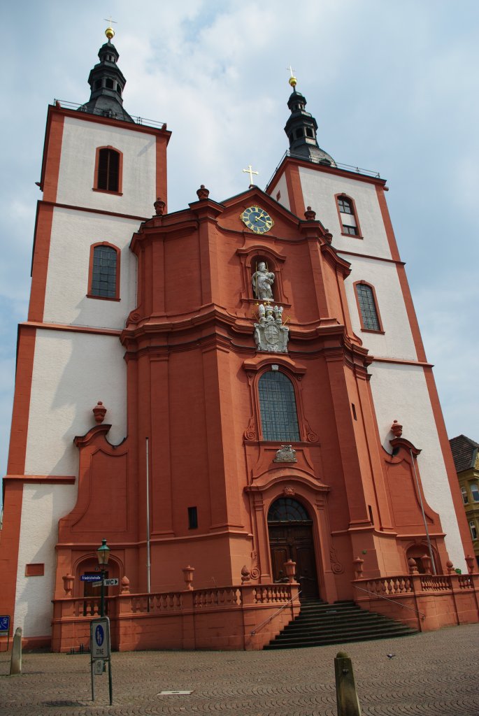Fulda, Stadtpfarrkirche St. Blasius, erbaut von 1771 bis 1785 unter Frstbischof 
Heinrich von Bibra (01.05.2009)