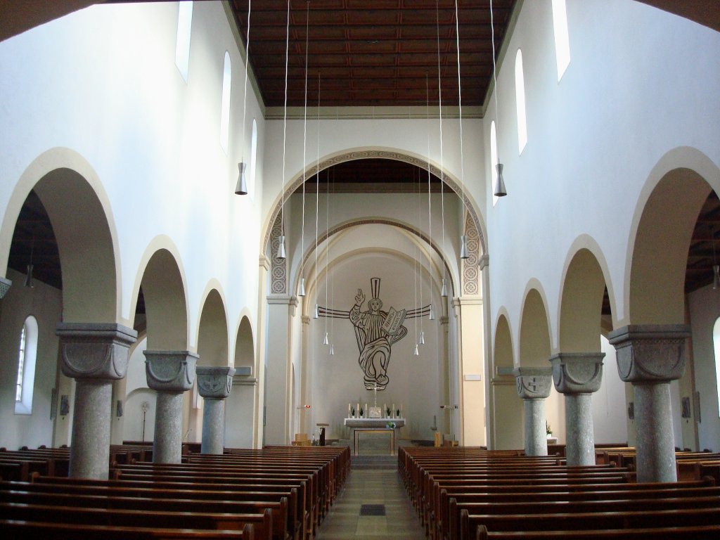 Gaggenau im Murgtal, das Innere der neoromanischen Kirche St.Joseph, Aug.2010