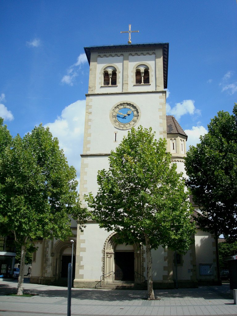 Gaggenau im Murgtal/Schwarzwald, die St.Joseph Kirche wurde vom Baumeister Joh.Schroth von 1899-1901 im neoromanischen Stil erbaut, nach Kriegszerstrungen 1950 neu eingeweiht, Aug.2010