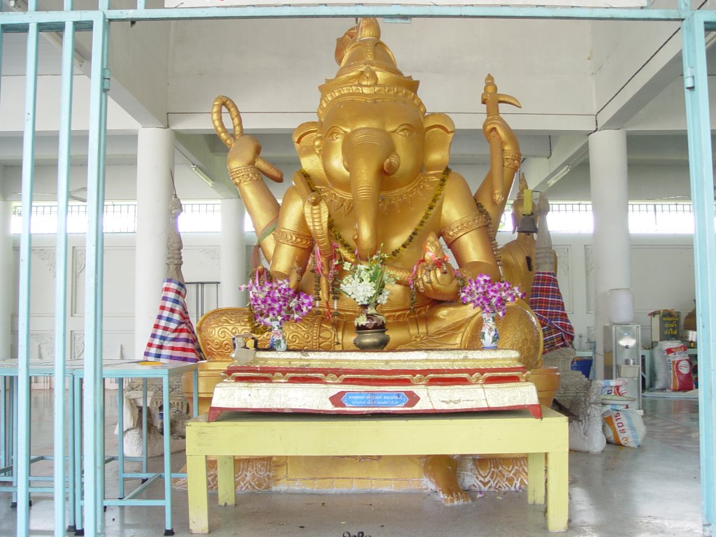 Ganesh, der Elefantengott, in einem thailndischen Tempel am 13.10.2006