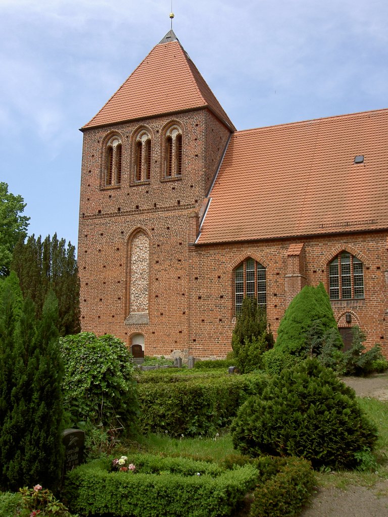 Garz, St. Petri Kirche, erbaut ab 1350, umgebaut 1741 (21.05.2012)