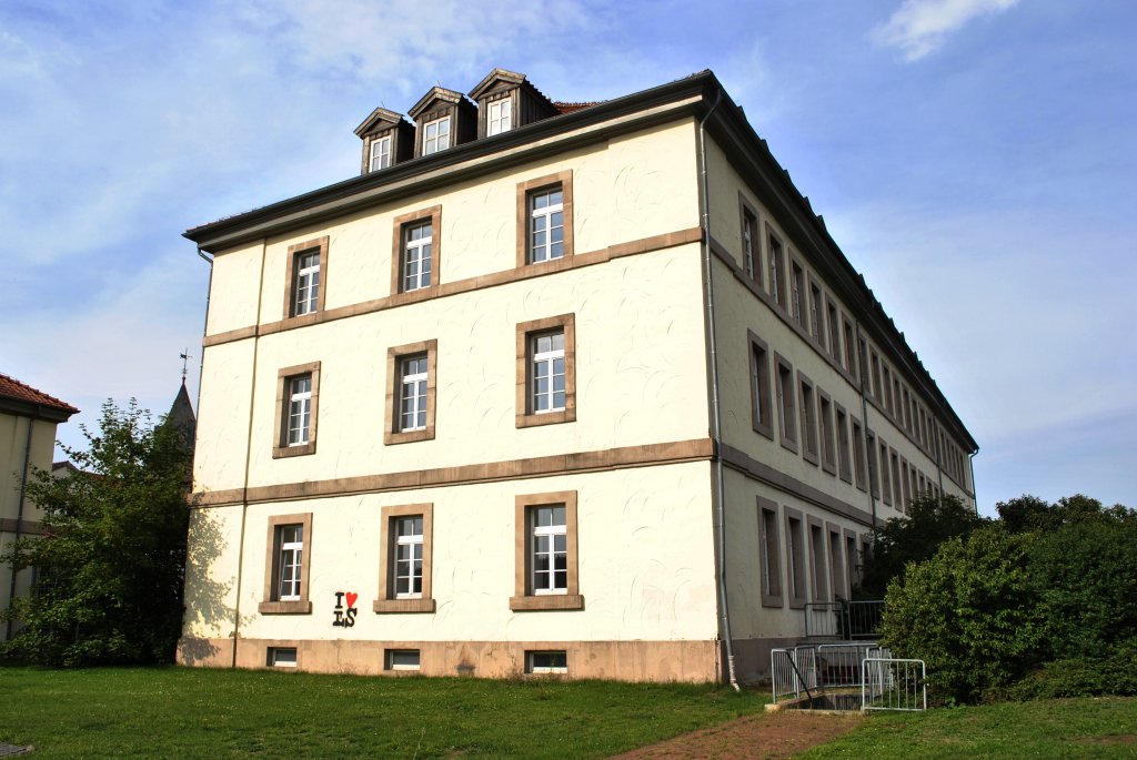 Gebude eines ehemaliges Zuchauses whrend der NS-Zeit von 1933 - 45, im Hameln. Heute befindet sich eine Hotelanlage dort. Foto vom 12.07.2011.