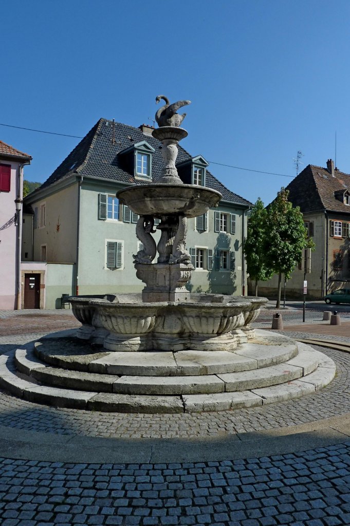 Gebweiler, der Brunnen auf dem Platz vor der Frauenkirche, Sept.2011 