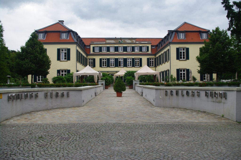 Gelsenkirchen, Schloß Berge im Stadtteil Buer, heute Nutzung als 
Hotel Restaurant (31.07.2011)