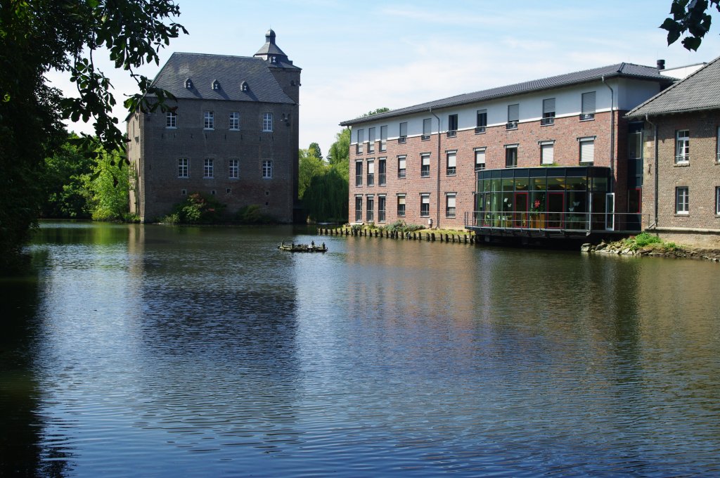 Gelsenkirchen, Schloss Trips, heute ein Alterswohnweim (04.08.2011)