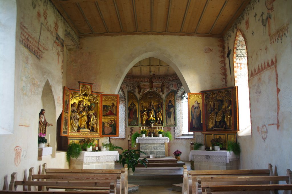 Genhofen, sptgotische Schreinaltre in der Stephanskapelle, Choraltarbild vom Kemptener Hofmaler Adam Schlantz (30.10.2011)