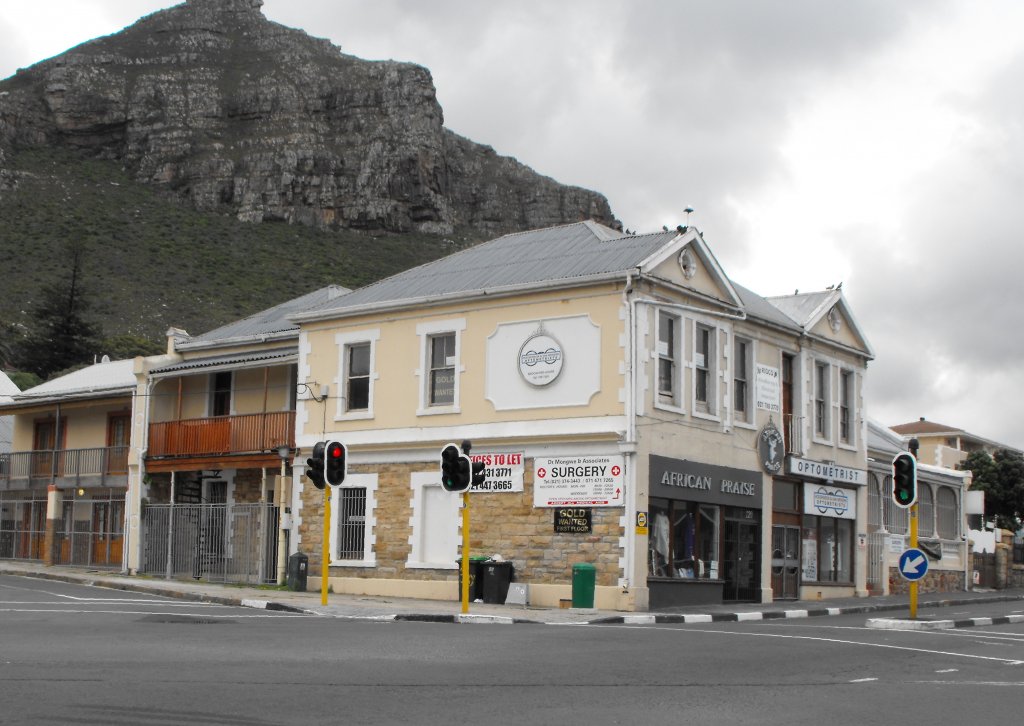 Geschaeftshaus Ecke Camps- und Main Road. Muizenberg, 20.11.2010
