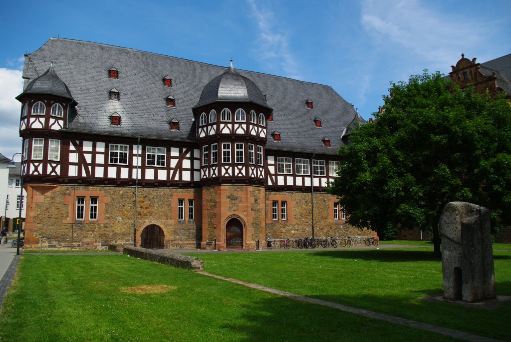 Gieen, Neues Schlo am Brandplatz, erbaut im 16. Jahrhundert, restauriert von 
1899 bis 1907 (31.05.2009)