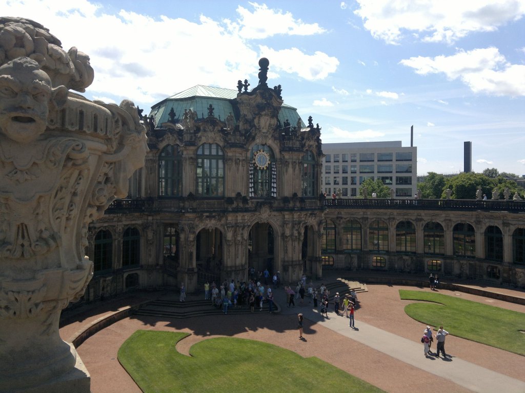 Glockenpavillon im Zwinger in Dresden. 2011:06:17