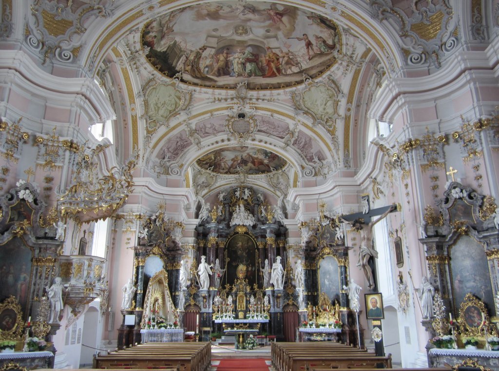 Gtzens, Pfarrkirche St. Peter und Paul, Rokoko, Stuck und Fresken von M. Gnther, 
Hochaltarbild von A. F. Maulbertsch, Altarfiguren von Joh. Schnegg (01.05.2013)