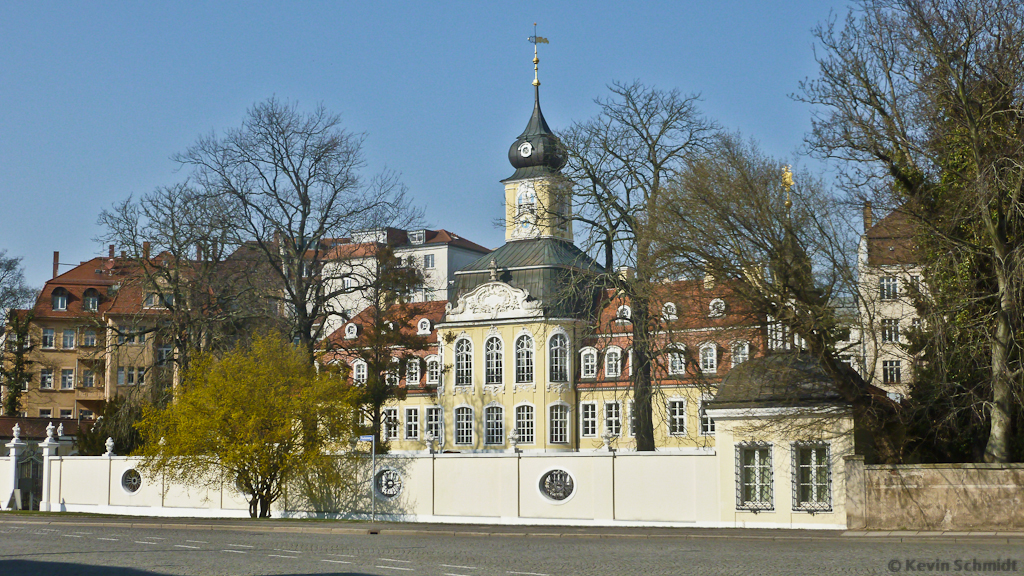 Gohliser Schlsschen in der Menckestrae in Leipzig, Rckansicht vom Poetenweg. (17.03.2012)