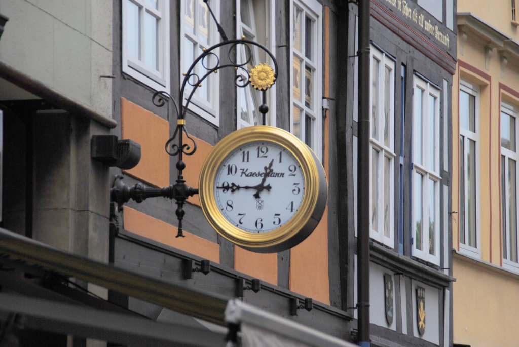 Goldene Uhr in der Altstadt von Hannover, am 26.07.10.