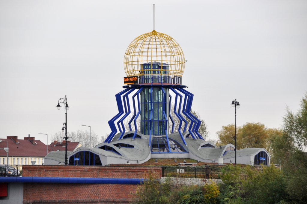 GORZW WLKP., 28.10.2010, an der zur Altstadt fhrenden Warthebrcke befindlicher Aussichtspunkt 

