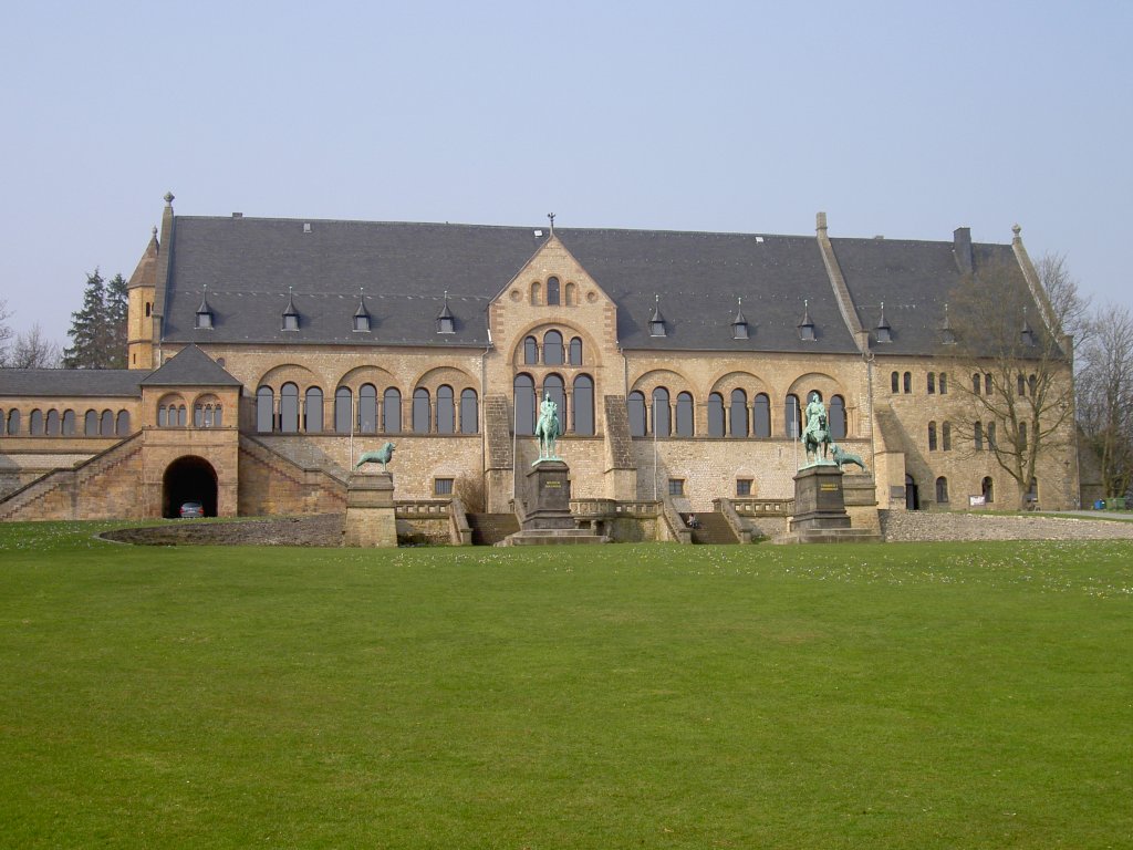 Goslar, Kaiserpfalz mit Reichs- und Kaisersaal (04.04.2009)