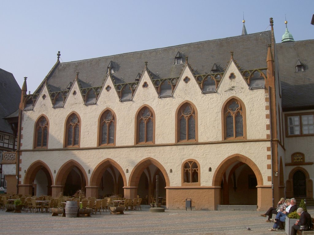 Goslar, Rathaus am Markt, erbaut im 15. Jahrhundert mit sptgotischem 
Ratsherrenzimmer (04.04.2009)